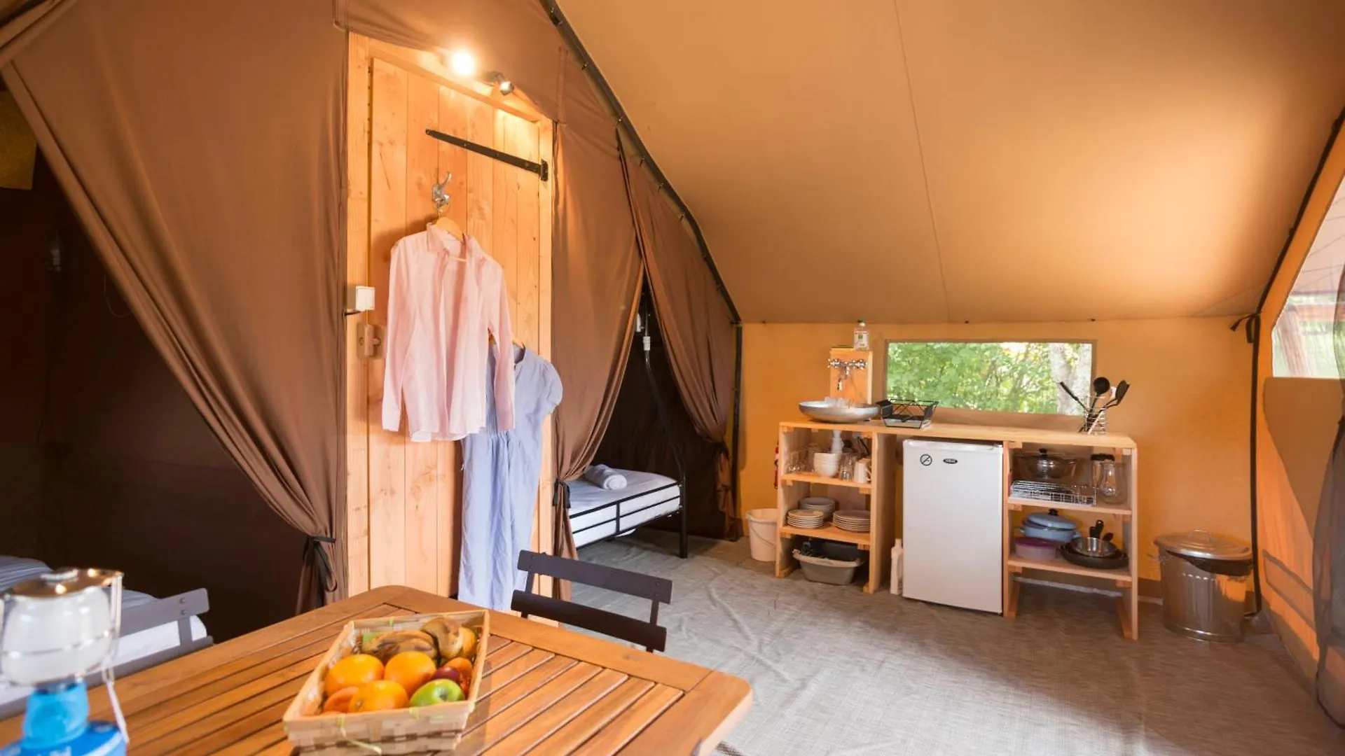 Campsite Huttopia Barcelona Pirineos Guardiola de Bergueda